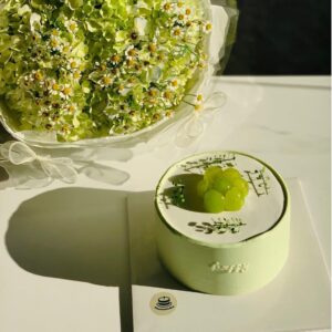 combo cẩm tú cầu và bánh kem xanh lá