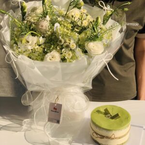 combo hoa tươi và lava matcha tone xanh lá