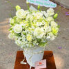 giỏ hoa ốc quế màu xanh