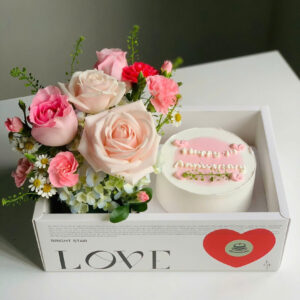 set bánh và hoa tone hồng