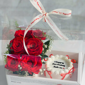 set bánh và hoa hồng đỏ