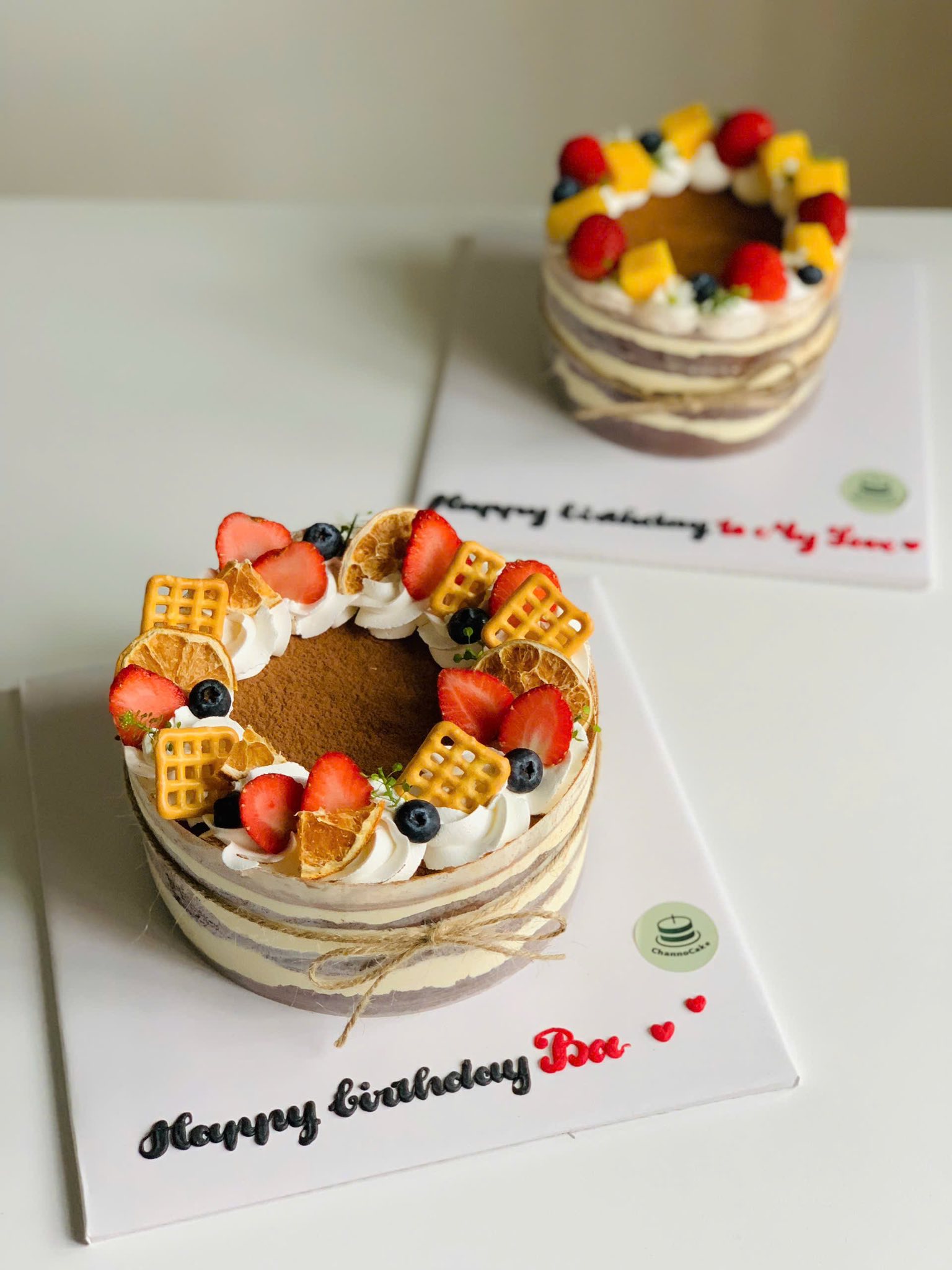 Tiramisu Waffle & Fruit