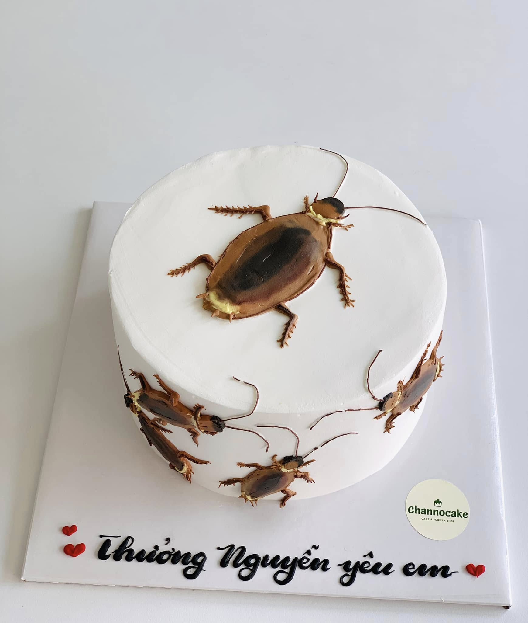 Bánh kem vẽ hình con dán