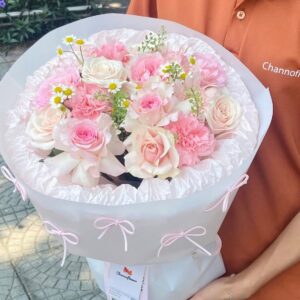 bó hoa hồng kem dâu